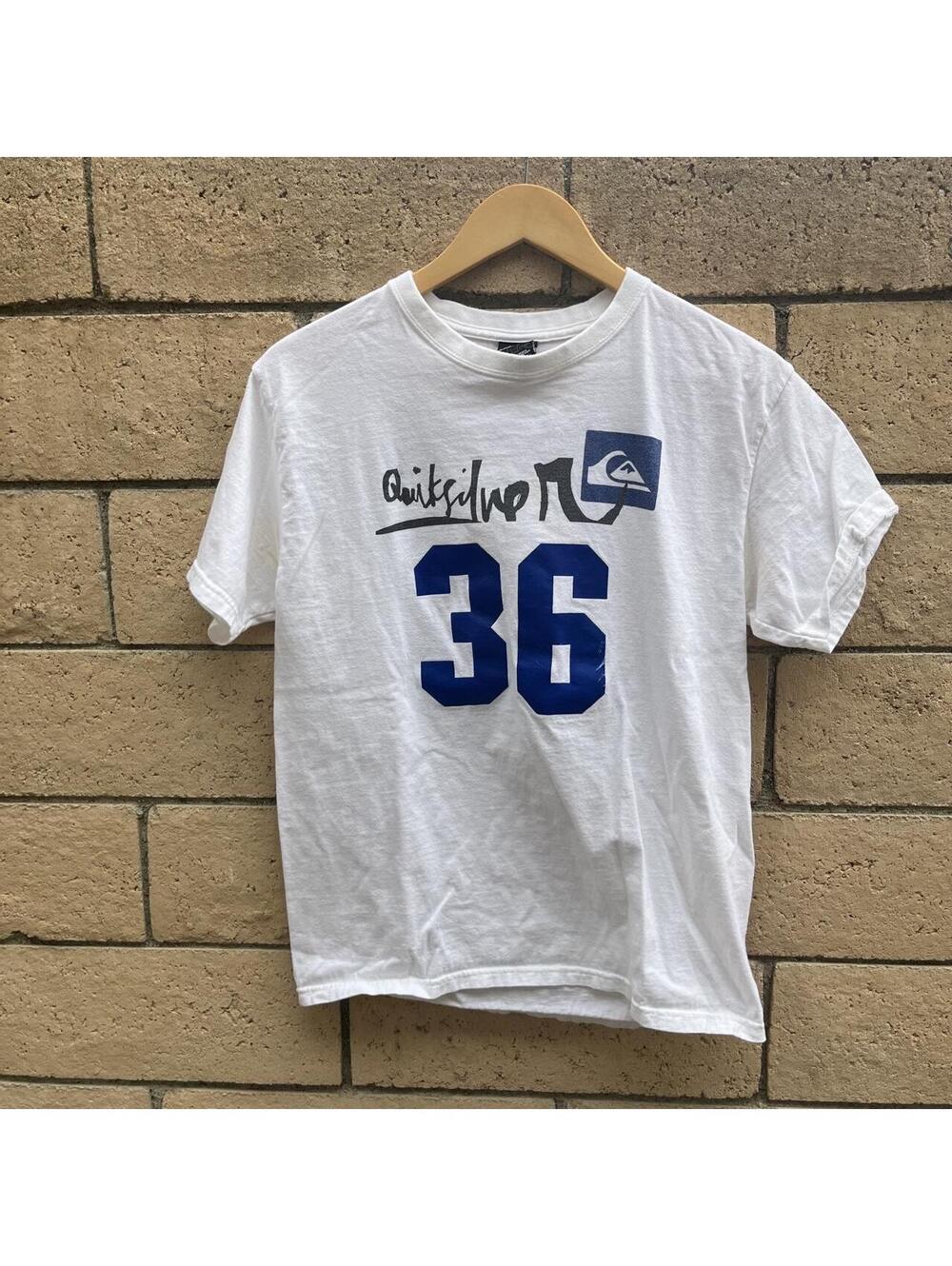 Vintage white quicksilver y2k surf graphic tee | size S